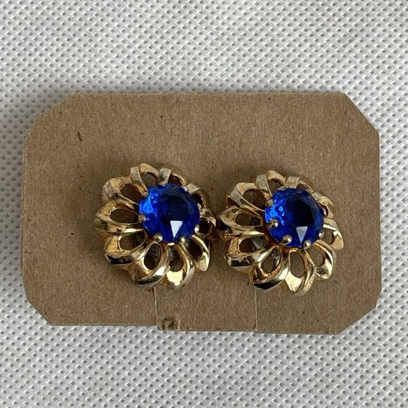 Vintage Gold-Tone Flower Screw Back Earrings with Blue Glass Rhinestones - Picture 3 of 5